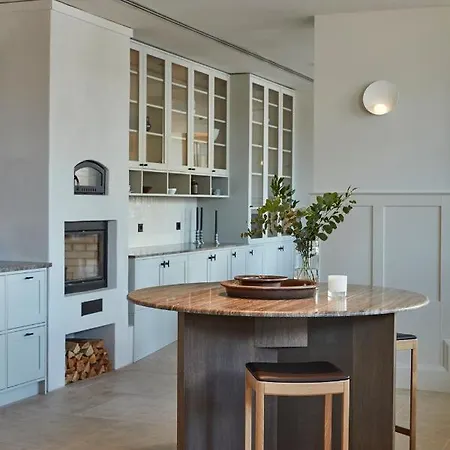 Ξενοδοχείο Runo 5*