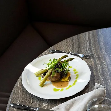 Ξενοδοχείο Runo 5*